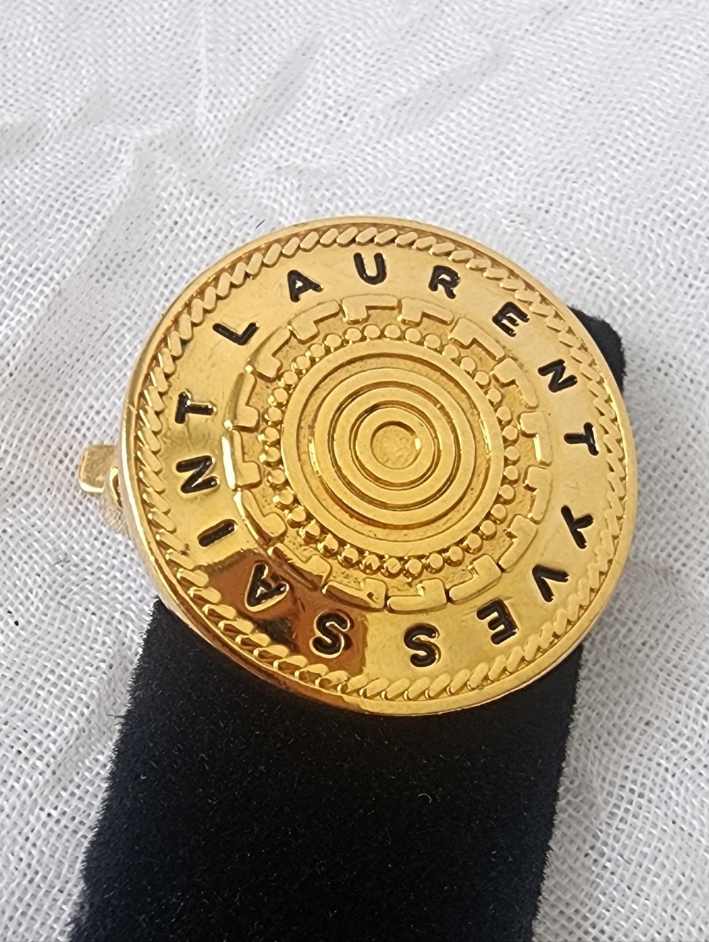 Auth Yves Saint Laurent Gold Circular Logo Clip-On Earrings - Picture 3 of 8
